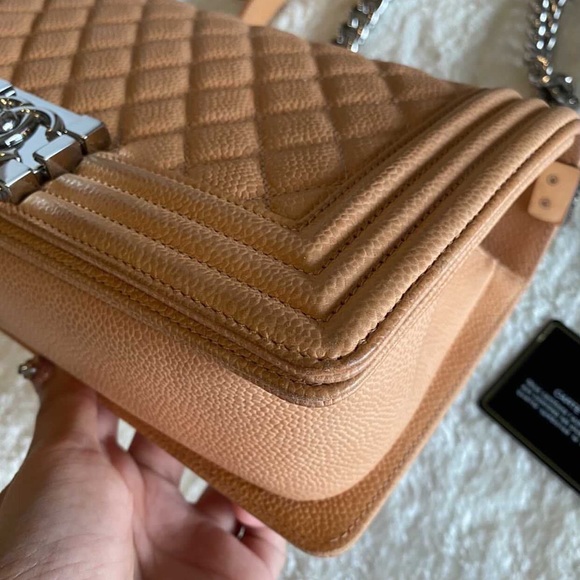Chanel Boy Bag in Tan Caviar leather - Picture 7 of 7